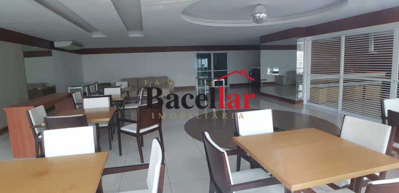 Conheça SALÃO DE FESTA do imóvel - APARTAMENTO ALTO PADRÃO, CLUBE RESIDENCIAL ! - RIAP30044 - 24 SALÃO DE FESTA - APARTAMENTO ALTO PADRÃO, CLUBE RESIDENCIAL ! - RIAP30044 - 24
