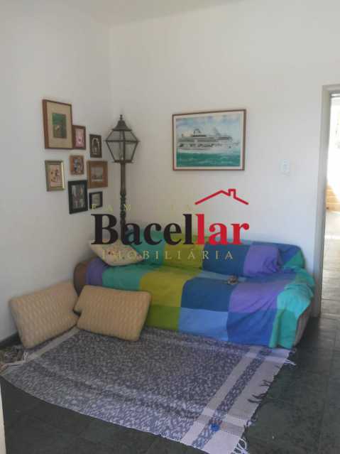Conheça 19. do imóvel - Sala e quarto e uma charmosa varanda - TIAP11012 - 7 19. - Sala e quarto e uma charmosa varanda - TIAP11012 - 7