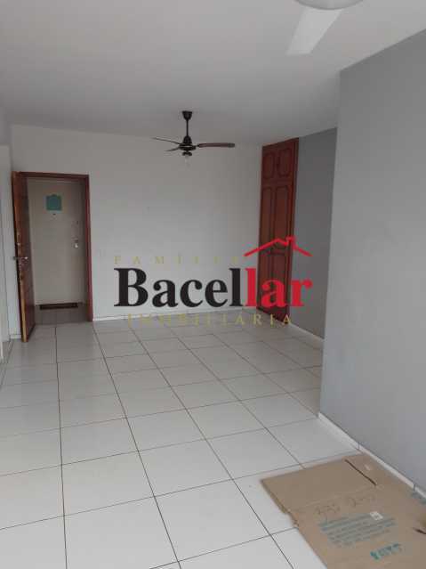 Conheça SALA F1 do imóvel - Apartamento 3 quartos para alugar Rio de Janeiro,RJ - R$ 1.000 - RIAP30188 - 5 SALA F1 - Apartamento 3 quartos para alugar Rio de Janeiro,RJ - R$ 1.000 - RIAP30188 - 5