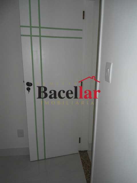 Conheça thumbnail 5 do imóvel - Apartamento à venda Rua Heráclito Graça,Rio de Janeiro,RJ - R$ 190.000 - RIAP20646 - 7 thumbnail 5 - Apartamento à venda Rua Heráclito Graça,Rio de Janeiro,RJ - R$ 190.000 - RIAP20646 - 7
