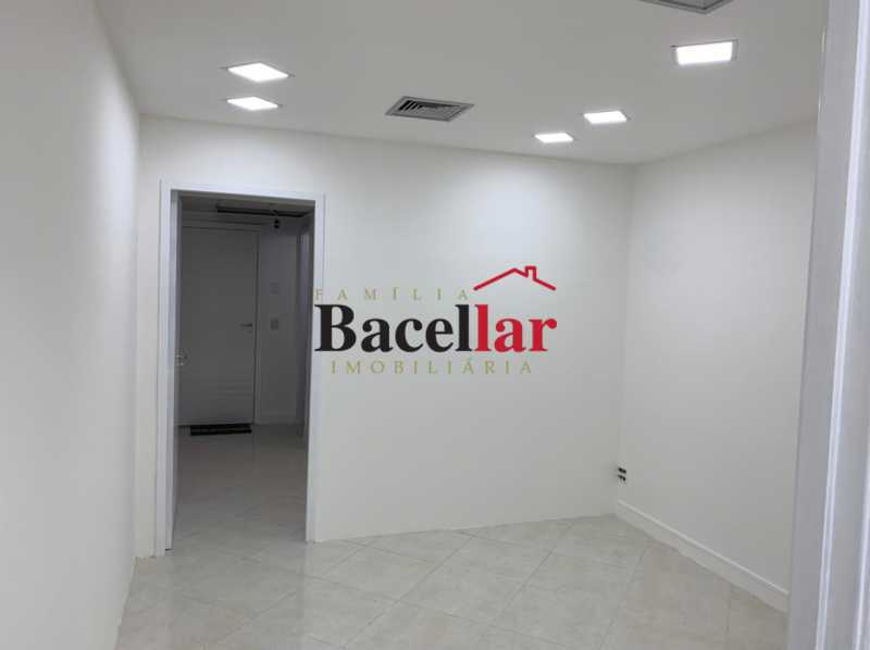 Conheça 06. do imóvel - Localização privilegiada na Barra da Tijuca ao lado do Barra Shopping, ótima acessibilidade, referencia para empresas e variados negócios, conglomerado com ótima infraestrutura ! - RISL00028 - 7 06. - Localização privilegiada na Barra da Tijuca ao lado do Barra Shopping, ótima acessibilidade, referencia para empresas e variados negócios, conglomerado com ótima infraestrutura ! - RISL00028 - 7