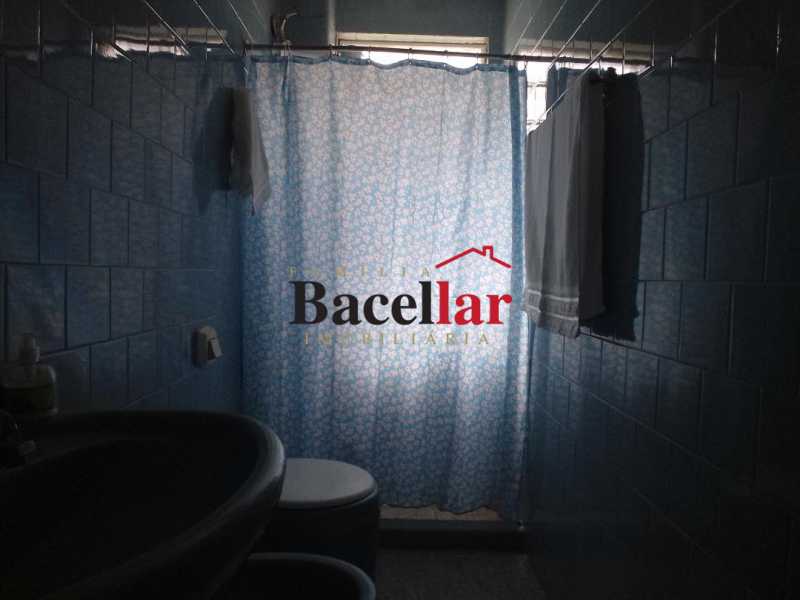 Conheça banheiro do imóvel - Apartamento à venda Rua Dois de Fevereiro,Rio de Janeiro,RJ - R$ 180.000 - TIAP23051 - 13 banheiro - Apartamento à venda Rua Dois de Fevereiro,Rio de Janeiro,RJ - R$ 180.000 - TIAP23051 - 13