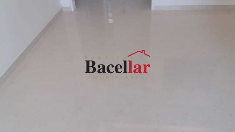 Conheça 04. do imóvel - APTO TODO REFORMADO EM LARANJEIRAS , 3 QUARTOS ,SENDO UMA SUITE . LOCAL SILENCIOSO . - TIAP32488 - 4 04. - APTO TODO REFORMADO EM LARANJEIRAS , 3 QUARTOS ,SENDO UMA SUITE . LOCAL SILENCIOSO . - TIAP32488 - 4