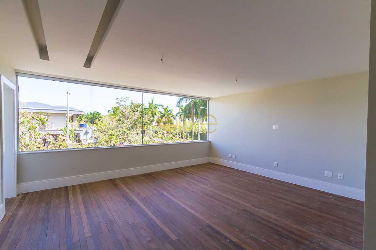 Conheça CASAS A VENDA NO CONDOMINIO SA do imóvel - CASAS A VENDA NO CONDOMINIO SANTA MONICA JARDINS BARRA DA TIJUCA - 71564 - 19 CASAS A VENDA NO CONDOMINIO SA - CASAS A VENDA NO CONDOMINIO SANTA MONICA JARDINS BARRA DA TIJUCA - 71564 - 19