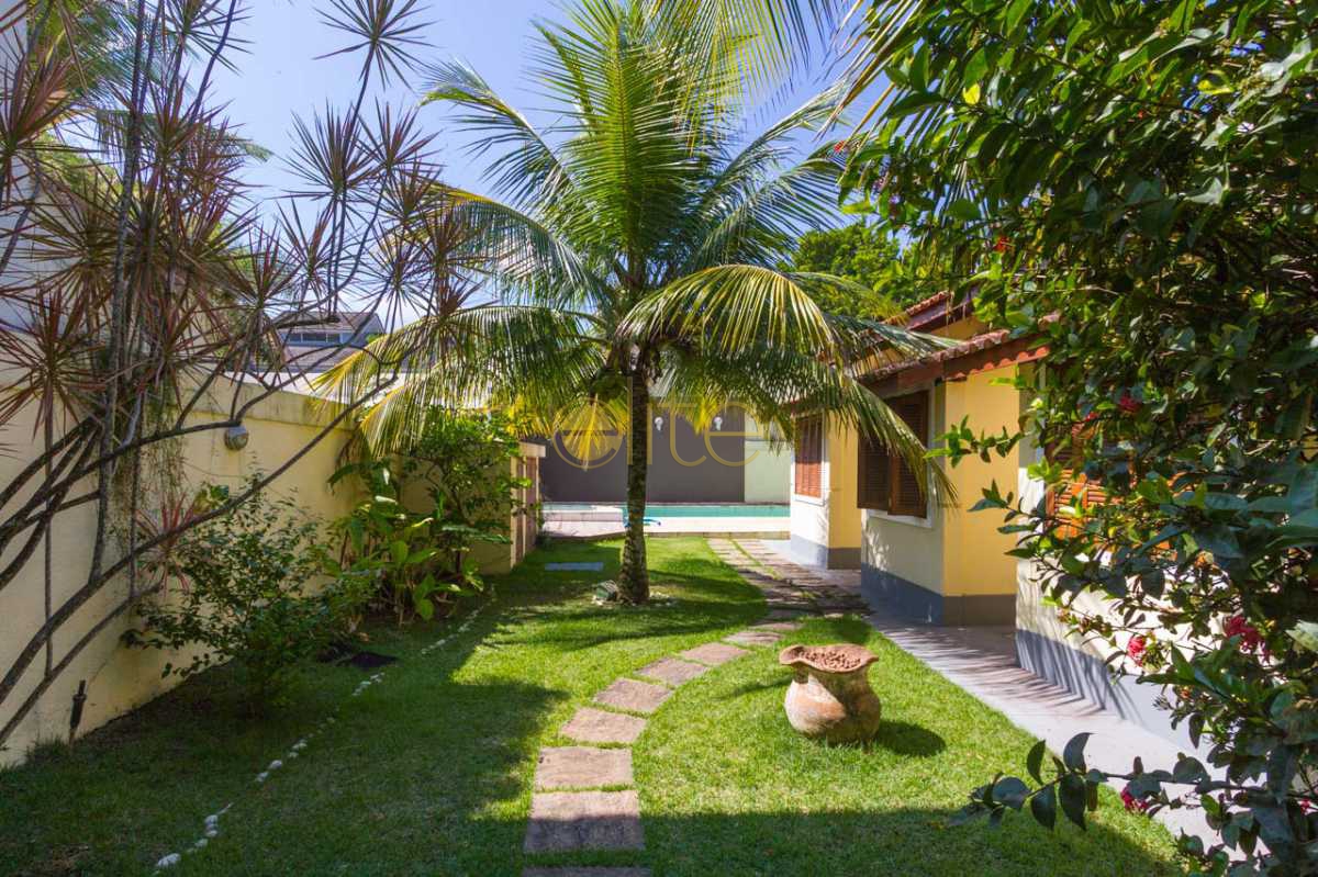 Conheça CASA A VENDA EM CONDOMINIO FEC do imóvel - Casa Para Alugar no Condomínio Rio Mar - Barra da Tijuca - Rio de Janeiro - RJ - EBCN50070 - 23 CASA A VENDA EM CONDOMINIO FEC - Casa Para Alugar no Condomínio Rio Mar - Barra da Tijuca - Rio de Janeiro - RJ - EBCN50070 - 23