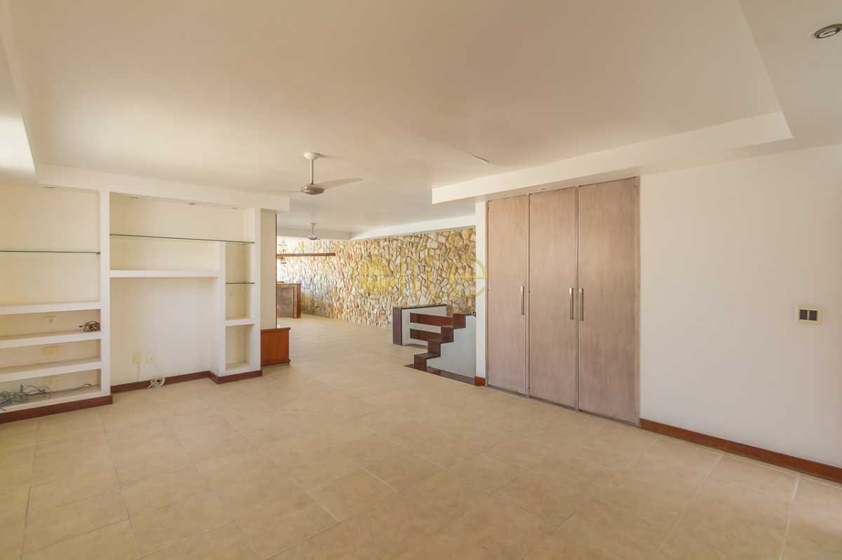 Conheça COBERTUARA A VENDA JARDIM OCEA do imóvel - Cobertura à venda Avenida Lúcio Costa,Jardim Oceanico, Barra da Tijuca,Rio de Janeiro - R$ 8.500.000 - EBCO70001 - 21 COBERTUARA A VENDA JARDIM OCEA - Cobertura à venda Avenida Lúcio Costa,Jardim Oceanico, Barra da Tijuca,Rio de Janeiro - R$ 8.500.000 - EBCO70001 - 21