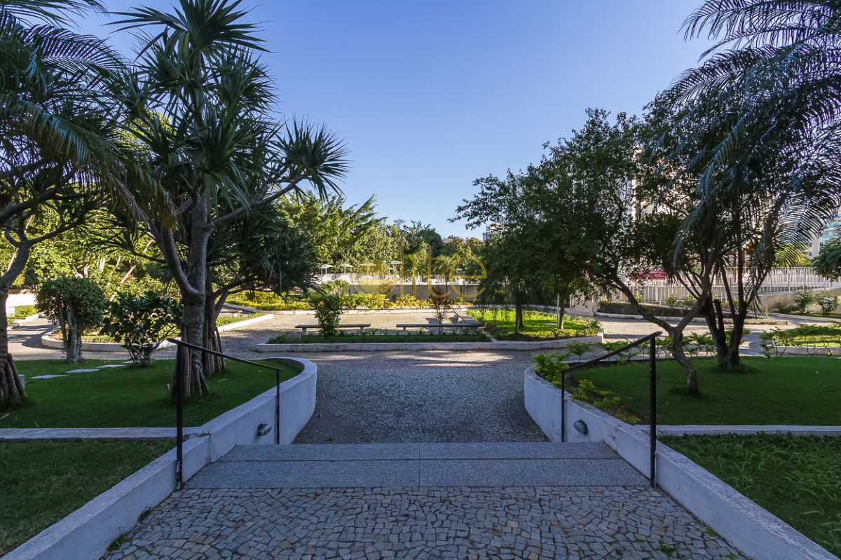 Conheça APARTAMENTO SALA QUARTO A VEND do imóvel - Apartamento À Venda no Condomínio Portal da Barra - Barra da Tijuca - Rio de Janeiro - RJ - EBAP10005 - 18 APARTAMENTO SALA QUARTO A VEND - Apartamento À Venda no Condomínio Portal da Barra - Barra da Tijuca - Rio de Janeiro - RJ - EBAP10005 - 18