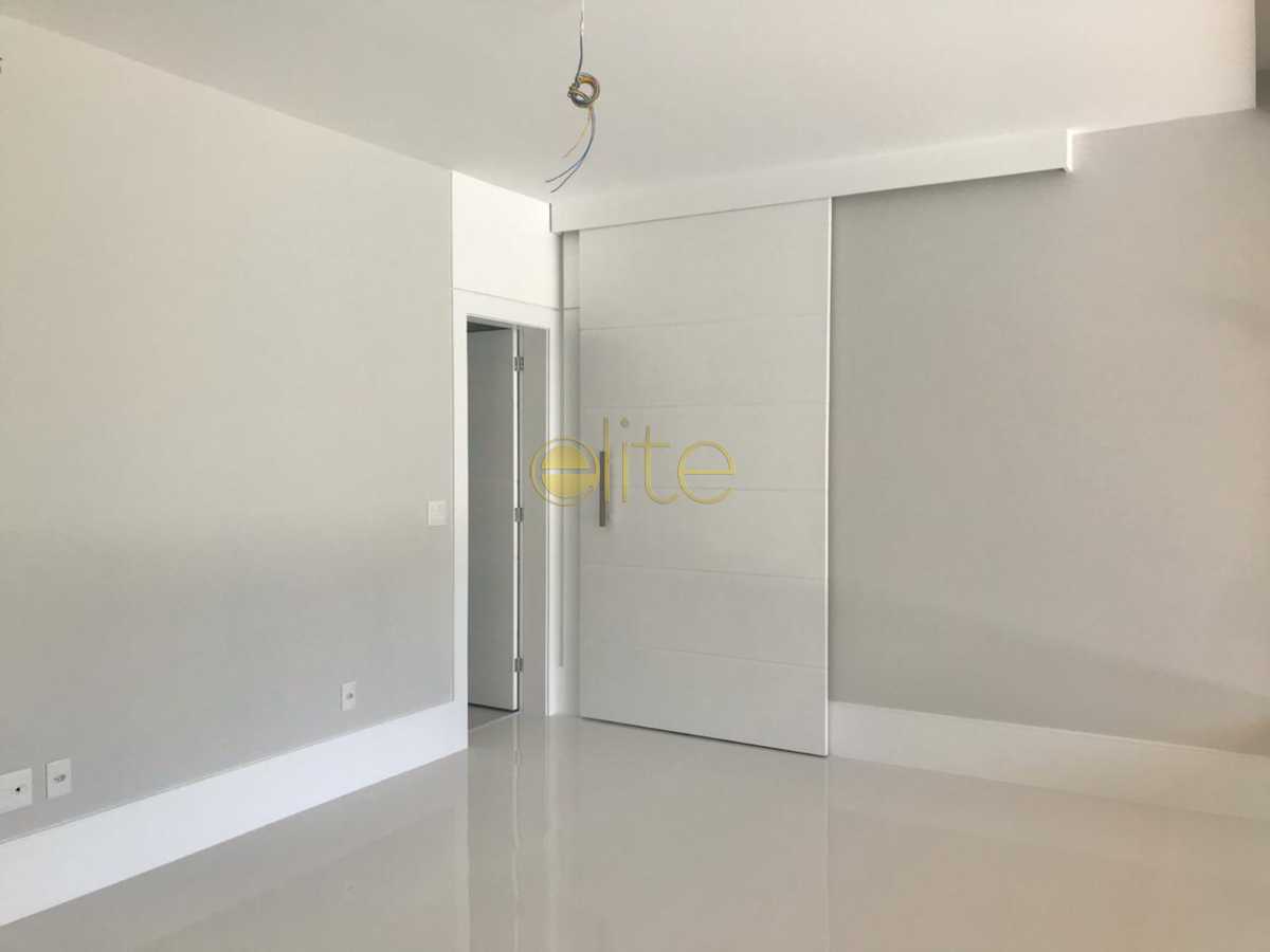 Conheça 13. do imóvel - Casa À Venda no Condomínio Del Lago - Barra da Tijuca - Rio de Janeiro - RJ - EBCN50199 - 7 13. - Casa À Venda no Condomínio Del Lago - Barra da Tijuca - Rio de Janeiro - RJ - EBCN50199 - 7