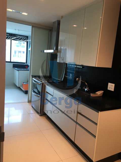 Conheça WhatsApp Image 2019-05-03 at 0 do imóvel - Apartamento 4 quartos à venda Barra da Tijuca, Rio de Janeiro - R$ 7.000.000 - LMAP40056 - 9 WhatsApp Image 2019-05-03 at 0 - Apartamento 4 quartos à venda Barra da Tijuca, Rio de Janeiro - R$ 7.000.000 - LMAP40056 - 9