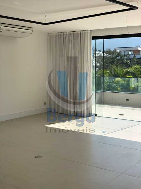 Conheça WhatsApp Image 2022-06-21 at 1 do imóvel - Casa em Condomínio 3 quartos à venda Barra da Tijuca, Rio de Janeiro - R$ 12.000.000 - LMCN30003 - 22 WhatsApp Image 2022-06-21 at 1 - Casa em Condomínio 3 quartos à venda Barra da Tijuca, Rio de Janeiro - R$ 12.000.000 - LMCN30003 - 22