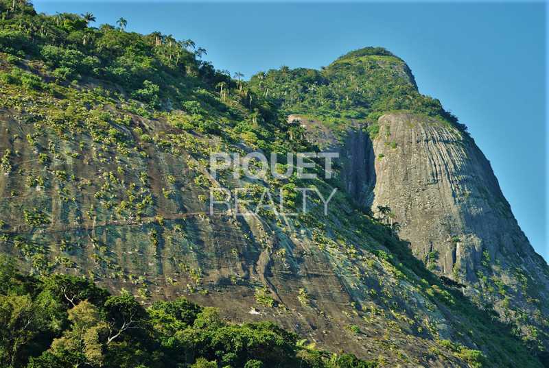 Conheça PEDRA DA GAVEA do imóvel - Casa À Venda - Rio de Janeiro - RJ - Barra da Tijuca - 00228CA - 22 PEDRA DA GAVEA - Casa À Venda - Rio de Janeiro - RJ - Barra da Tijuca - 00228CA - 22