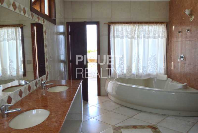 Conheça BANHEIRO COM HIDRO do imóvel - Casa 10 quartos à venda Angra dos Reis,RJ - R$ 11.990.000 - 00273CA - 14 BANHEIRO COM HIDRO - Casa 10 quartos à venda Angra dos Reis,RJ - R$ 11.990.000 - 00273CA - 14