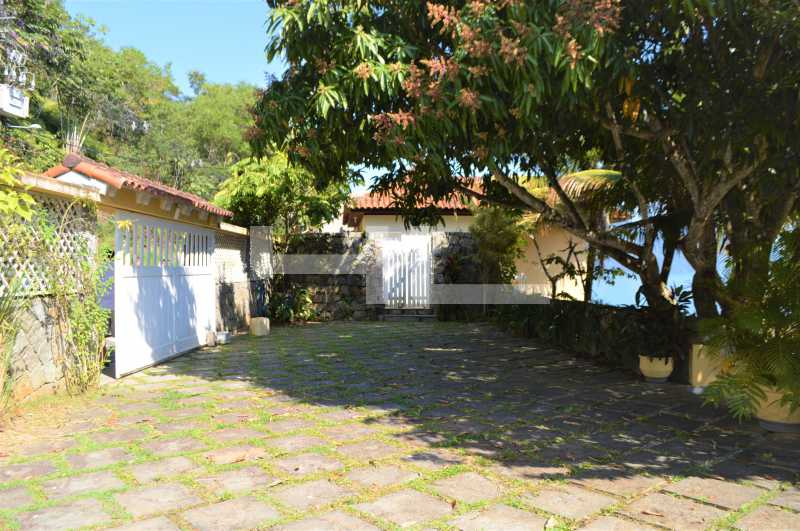 Conheça GARAGEM NÍVEL DA RUA do imóvel - Casa em Condomínio 6 quartos à venda Portogalo - Angra dos Reis,RJ - R$ 12.900.000 - 00305CA - 25 GARAGEM NÍVEL DA RUA - Casa em Condomínio 6 quartos à venda Portogalo - Angra dos Reis,RJ - R$ 12.900.000 - 00305CA - 25