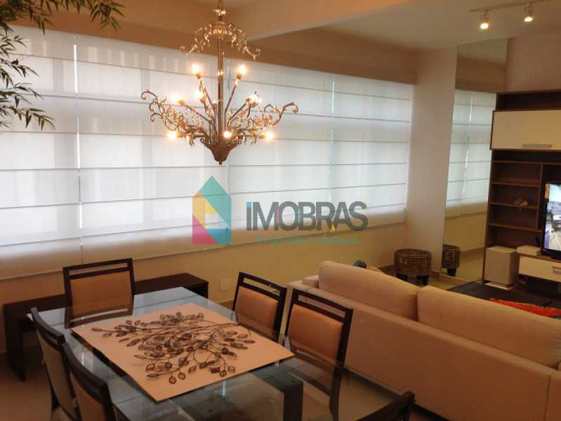Conheça sala cortinas fechadas outro a do imóvel - APARTAMENTO EM COPACABANA COM VISTA MAR, QUADRA DA PRAIA DE 3 QUARTOS!! - CPAP31211 - 14 sala cortinas fechadas outro a - APARTAMENTO EM COPACABANA COM VISTA MAR, QUADRA DA PRAIA DE 3 QUARTOS!! - CPAP31211 - 14
