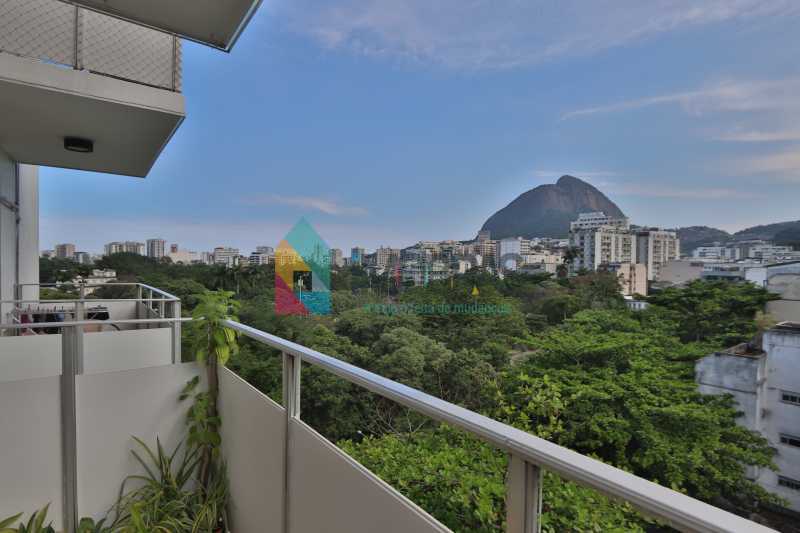Conheça VARANDA NO QUARTO - SUÍTE do imóvel - SALA 2 QUARTOS, SUÍTE E VAGA DE GARAGEM NO JARDIM BOTANICO-GAVEA!! - CPAP21165 - 17 VARANDA NO QUARTO - SUÍTE - SALA 2 QUARTOS, SUÍTE E VAGA DE GARAGEM NO JARDIM BOTANICO-GAVEA!! - CPAP21165 - 17