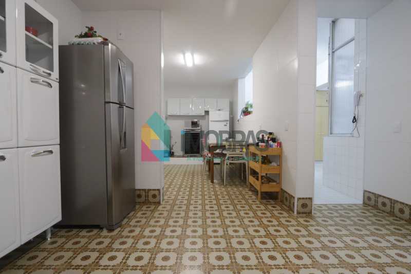 Conheça IMG_1804 do imóvel - APARTAMENTO EM COPACABANA PRÓXIMO AO METRO DE 4 QUARTOS, 2 SUÍTES COM 2 VAGAS DE GARAGEM!! - AP4565 - 19 IMG_1804 - APARTAMENTO EM COPACABANA PRÓXIMO AO METRO DE 4 QUARTOS, 2 SUÍTES COM 2 VAGAS DE GARAGEM!! - AP4565 - 19