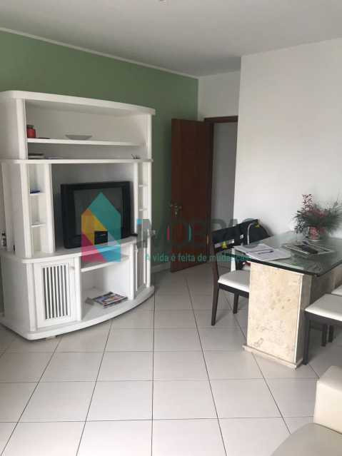 Conheça WhatsApp Image 2017-06-21 at 1 do imóvel - APARTAMENTO EM COPACABANA COM VAGA DE GARAGEM, 2 SUÍTES VISTA VERDE!! - CPFL20003 - 6 WhatsApp Image 2017-06-21 at 1 - APARTAMENTO EM COPACABANA COM VAGA DE GARAGEM, 2 SUÍTES VISTA VERDE!! - CPFL20003 - 6