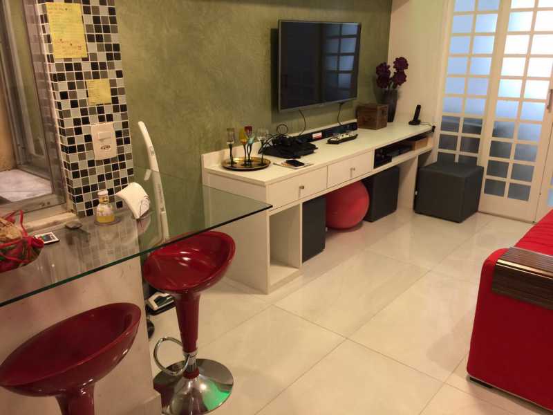 Conheça WhatsApp Image 2018-02-18 at 1 do imóvel - EXCELENTE SALA QUARTO TOTALMENTE REFORMADO NO POSTO 2!!! - CPAP10313 - 22 WhatsApp Image 2018-02-18 at 1 - EXCELENTE SALA QUARTO TOTALMENTE REFORMADO NO POSTO 2!!! - CPAP10313 - 22