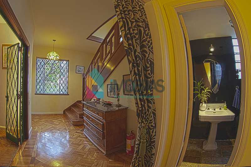 Conheça hall e escada 2 do imóvel - EXCELENTE CASA EM COSME VELHO!!! - FLCA40001 - 7 hall e escada 2 - EXCELENTE CASA EM COSME VELHO!!! - FLCA40001 - 7