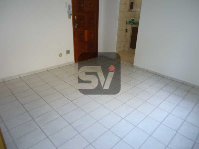 Conheça Sala/Quarto do imóvel - Kitnet. Laranjeiras. Varanda. - SVKI00026 - 13 Sala/Quarto - Kitnet. Laranjeiras. Varanda. - SVKI00026 - 13