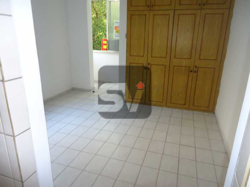 Conheça Sala/Quarto do imóvel - Kitnet. Laranjeiras. Varanda. - SVKI00026 - 10 Sala/Quarto - Kitnet. Laranjeiras. Varanda. - SVKI00026 - 10