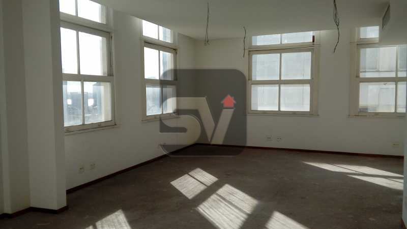 Conheça SALA do imóvel - Centro. Sala comercial. Ponto nobre. Próximo a vasto comercio, metrô, ônibus e Fórum. Sem conta de água e IPTU. Prédio com portaria 24 horas e segurança, circuito interno de vigilância por câmeras, três elevadores sociais e elevadores com cabineiro. - VISL00012 - 4 SALA - Centro. Sala comercial. Ponto nobre. Próximo a vasto comercio, metrô, ônibus e Fórum. Sem conta de água e IPTU. Prédio com portaria 24 horas e segurança, circuito interno de vigilância por câmeras, três elevadores sociais e elevadores com cabineiro. - VISL00012 - 4