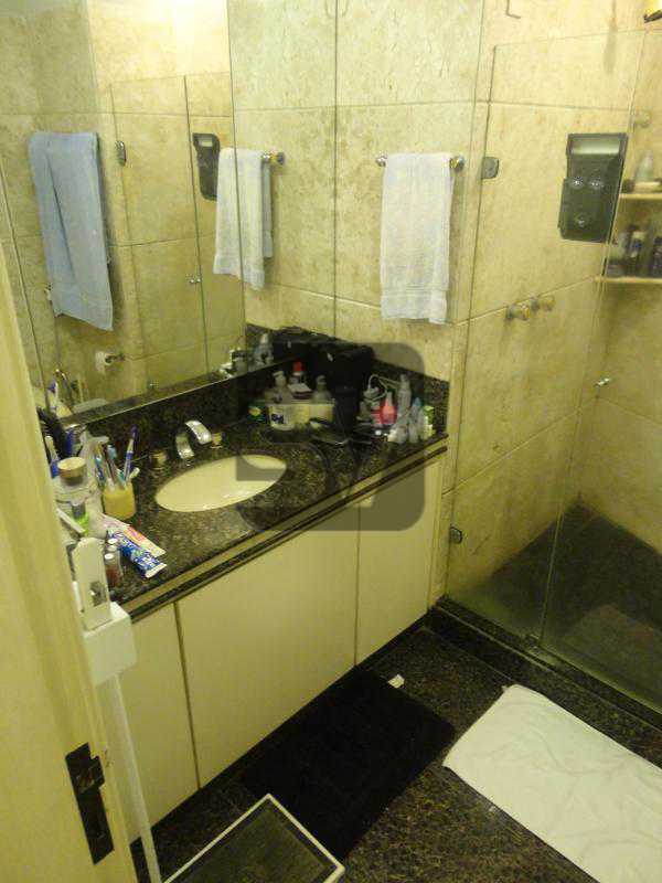 Conheça 2º Suite Quarto 3 2ºandar do imóvel - Magnífico apartamento duplex. 3 SUÍTES. Varanda. 2 Vagas - VIAP30275 - 18 2º Suite Quarto 3 2ºandar - Magnífico apartamento duplex. 3 SUÍTES. Varanda. 2 Vagas - VIAP30275 - 18