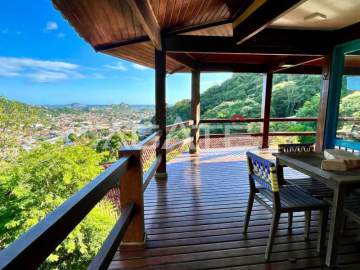 Agatê Imóveis vende linda casa em Condomínio com 3 quartos com 320 m² por R$ 980 mil reais - Itaipu - Niterói. - HTCN30141