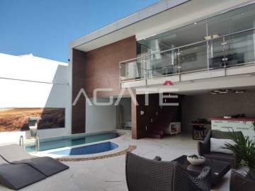 Agatê Imóveis vende Espetacular Casa triplex com 470m² por R$ 3.8 milhões de reais - Camboinhas - Niterói. - HTCA40175