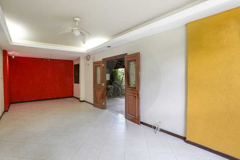 Conheça 6 - Sala do imóvel - Agate imoveis vende casa em condominio Regiao Oceanica Itaipu Niteroi - HTCN50002 - 8 6 - Sala - Agate imoveis vende casa em condominio Regiao Oceanica Itaipu Niteroi - HTCN50002 - 8