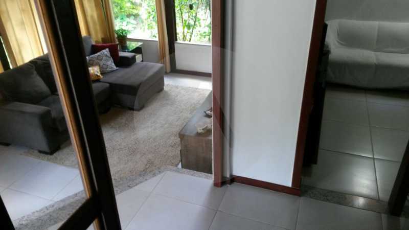 Conheça 12 Casa Mini Sitio Itaipu. do imóvel - Imobiliária Agatê Imóveis vende Casa de 210 m² Itaipu - Niterói por 850 mil reais. - HTCA40055 - 13 12 Casa Mini Sitio Itaipu. - Imobiliária Agatê Imóveis vende Casa de 210 m² Itaipu - Niterói por 850 mil reais. - HTCA40055 - 13