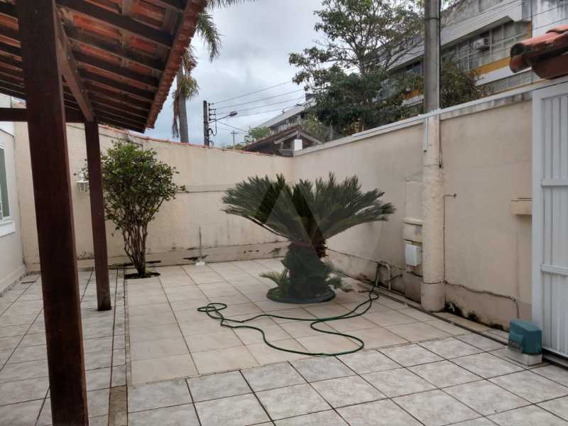 Conheça 3 Casa Padrão Itaipu. do imóvel - Imobiliária Agatê Imóveis vende Casa Padrão de 220m² Itaipu - Niterói por 700 mil reais. - HTCA30182 - 4 3 Casa Padrão Itaipu. - Imobiliária Agatê Imóveis vende Casa Padrão de 220m² Itaipu - Niterói por 700 mil reais. - HTCA30182 - 4