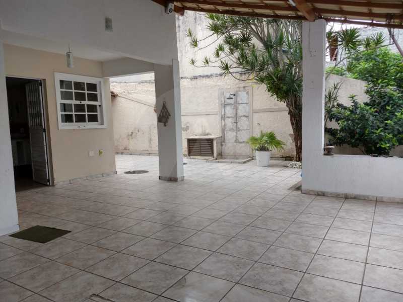 Conheça 11 Casa Padrão Itaipu. do imóvel - Imobiliária Agatê Imóveis vende Casa Padrão de 220m² Itaipu - Niterói por 700 mil reais. - HTCA30182 - 12 11 Casa Padrão Itaipu. - Imobiliária Agatê Imóveis vende Casa Padrão de 220m² Itaipu - Niterói por 700 mil reais. - HTCA30182 - 12