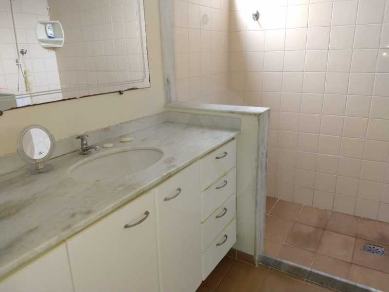 Conheça 28 Casa Padrão Itaipu. do imóvel - Imobiliária Agatê Imóveis vende Casa Padrão de 220m² Itaipu - Niterói por 700 mil reais. - HTCA30182 - 29 28 Casa Padrão Itaipu. - Imobiliária Agatê Imóveis vende Casa Padrão de 220m² Itaipu - Niterói por 700 mil reais. - HTCA30182 - 29