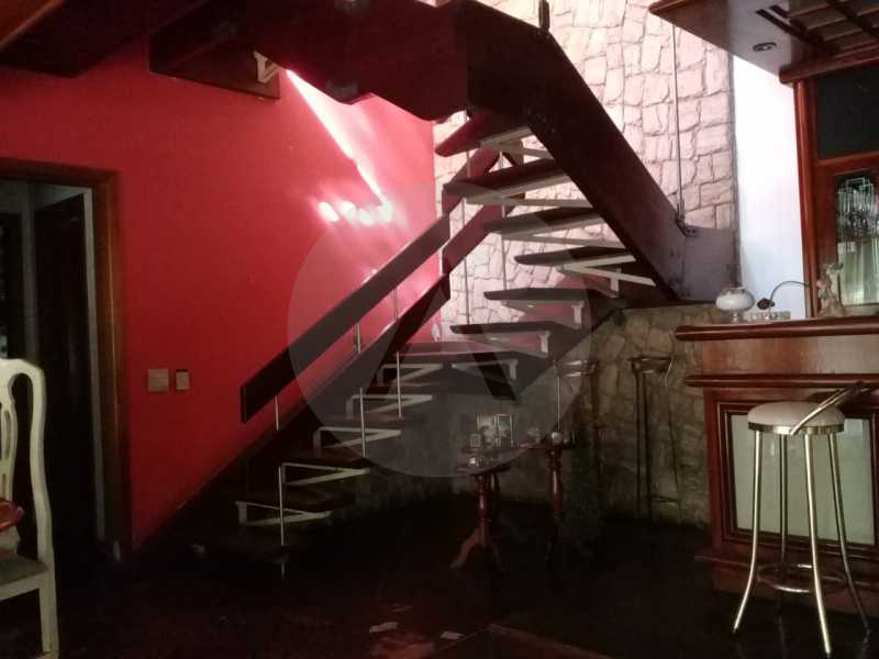Conheça 14 Casa Duplex em Condomínio do imóvel - Imobiliária Agatê Imóveis vende Casa em Condomínio de 420m² Itaipu - Niterói por 1.400 mil reais. - HTCN50009 - 15 14 Casa Duplex em Condomínio - Imobiliária Agatê Imóveis vende Casa em Condomínio de 420m² Itaipu - Niterói por 1.400 mil reais. - HTCN50009 - 15