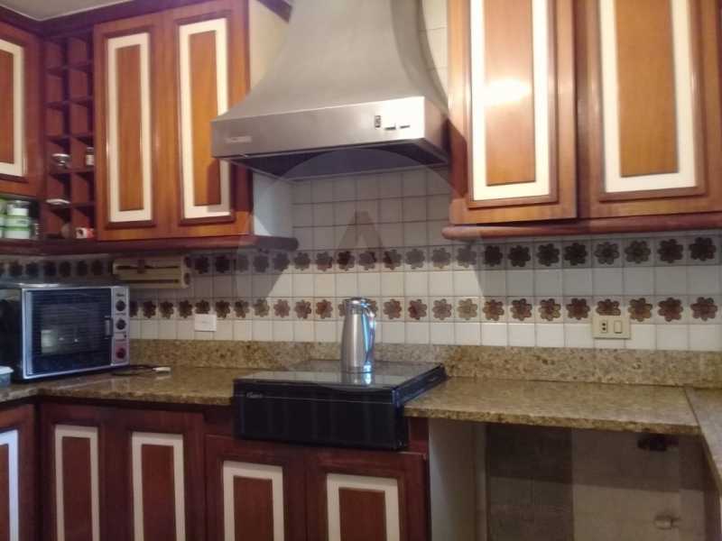 Conheça 18 Casa Duplex em Condomínio do imóvel - Imobiliária Agatê Imóveis vende Casa em Condomínio de 420m² Itaipu - Niterói por 1.400 mil reais. - HTCN50009 - 18 18 Casa Duplex em Condomínio - Imobiliária Agatê Imóveis vende Casa em Condomínio de 420m² Itaipu - Niterói por 1.400 mil reais. - HTCN50009 - 18
