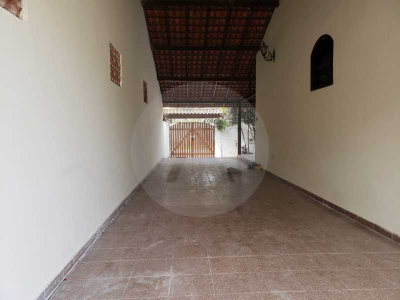 Conheça 9-Casa Linear Itaipu. do imóvel - Imobiliária Agatê Imóveis vende Casa Linear de 200m² Itaipu - Niterói por 470 mil reais. - HTCA20025 - 10 9-Casa Linear Itaipu. - Imobiliária Agatê Imóveis vende Casa Linear de 200m² Itaipu - Niterói por 470 mil reais. - HTCA20025 - 10