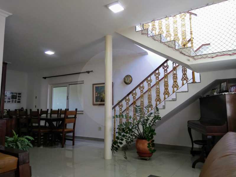 Conheça 12 Casa Duplex Piratininga. do imóvel - Imobiliária Agatê Imóveis vende Casa Duplex de 340m² Piratininga - Niterói. - HTCA60001 - 11 12 Casa Duplex Piratininga. - Imobiliária Agatê Imóveis vende Casa Duplex de 340m² Piratininga - Niterói. - HTCA60001 - 11