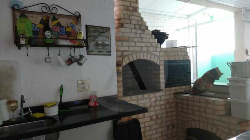 Conheça 26 Casa Padrão Piratininga. do imóvel - Imobiliária Agatê Imóveis vende Casa Triplex de 316 m² Piratininga - Niterói por 1.150 mil reais. - HTCA40105 - 27 26 Casa Padrão Piratininga. - Imobiliária Agatê Imóveis vende Casa Triplex de 316 m² Piratininga - Niterói por 1.150 mil reais. - HTCA40105 - 27