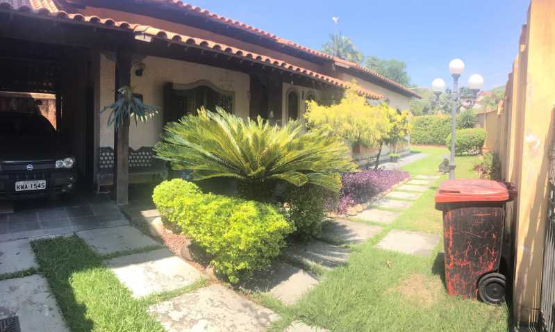 Conheça Foto 19-12-2018 10 54 43 do imóvel - ÓTIMA CAS COMPOSTA POR QUINTAL, SALA, 3 QUARTOS SENDO 1 SUÍTE, COZINHA, BANHEIRO SOCIAL, LOCALIZADA EM UM MARAVILHOSO CONDOMÍNIO À 15 MINUTOS DA BARRA DA TIJUCA, PRÓXIMO À TRANS OLÍMPICA, EXCELENTES COLÉGIOS NA REGIÃO, BANCOS MERCADOS ETC... - MCASV3014 - 4 Foto 19-12-2018 10 54 43 - ÓTIMA CAS COMPOSTA POR QUINTAL, SALA, 3 QUARTOS SENDO 1 SUÍTE, COZINHA, BANHEIRO SOCIAL, LOCALIZADA EM UM MARAVILHOSO CONDOMÍNIO À 15 MINUTOS DA BARRA DA TIJUCA, PRÓXIMO À TRANS OLÍMPICA, EXCELENTES COLÉGIOS NA REGIÃO, BANCOS MERCADOS ETC... - MCASV3014 - 4