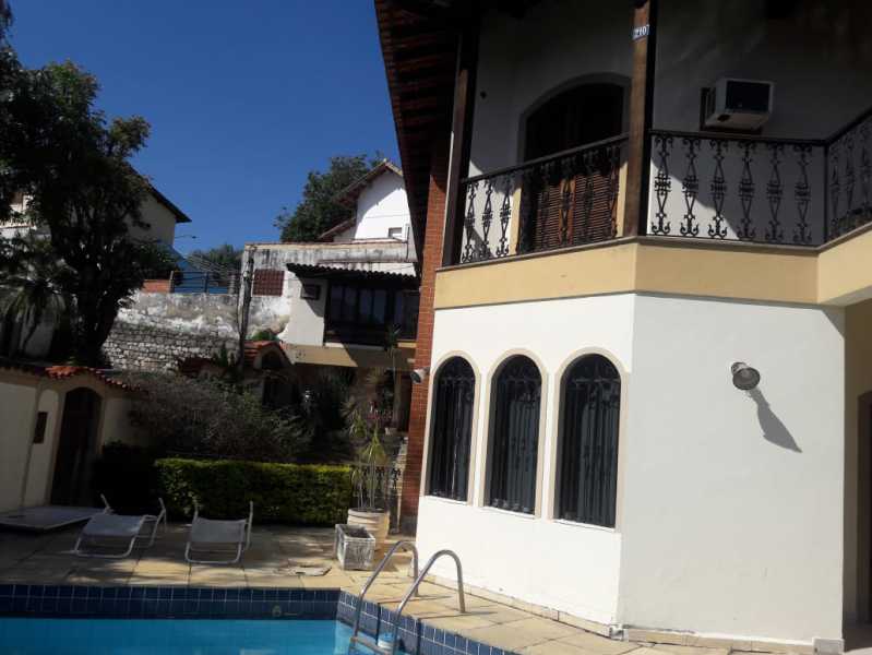 Conheça 8d6a73b8-23e2-4a2a-abea-74bd68 do imóvel - ÓTIMA CASA EM CONDOMÍNIO FECHADO LOCALIZADA PRÓXIMO A TRANS OLÍMPICA COMPOSTO POR : SALA AMPLA, 5 QUARTOS,(SENDO 3 SUITES), COZINHA AMPLA, BANHEIRO SOCIAL, LAVABO, ÁREA DE SERVIÇO E DESPENSA, LOCAL DE FÁCIL ACESSO A SUPERMERCADOS, BANCOS, CENTROS COMERCIA - MCASV5005 - 1 8d6a73b8-23e2-4a2a-abea-74bd68 - ÓTIMA CASA EM CONDOMÍNIO FECHADO LOCALIZADA PRÓXIMO A TRANS OLÍMPICA COMPOSTO POR : SALA AMPLA, 5 QUARTOS,(SENDO 3 SUITES), COZINHA AMPLA, BANHEIRO SOCIAL, LAVABO, ÁREA DE SERVIÇO E DESPENSA, LOCAL DE FÁCIL ACESSO A SUPERMERCADOS, BANCOS, CENTROS COMERCIA - MCASV5005 - 1