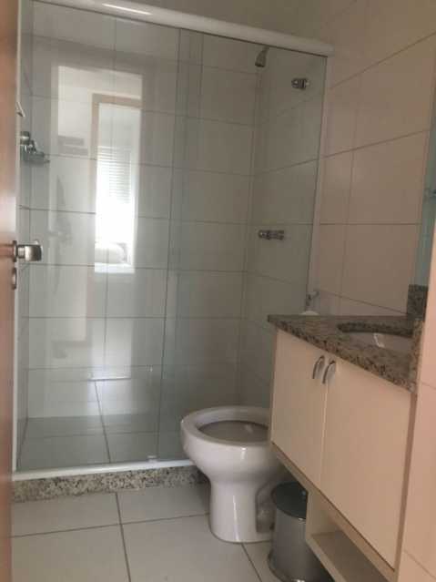 Conheça Banheiro Social do imóvel - EXCELENTE APARTAMENTO 3 QUARTOS SENDO 1 SUÍTE, APARTAMENTO TOTAL INFRA ESTRUTURA, AO LADO DA TRANS OLÍMPICA, SHOPPINGS, 10 MINUTOS DA BARRA DA TIJUCA - MAPTV3007 - 17 Banheiro Social - EXCELENTE APARTAMENTO 3 QUARTOS SENDO 1 SUÍTE, APARTAMENTO TOTAL INFRA ESTRUTURA, AO LADO DA TRANS OLÍMPICA, SHOPPINGS, 10 MINUTOS DA BARRA DA TIJUCA - MAPTV3007 - 17