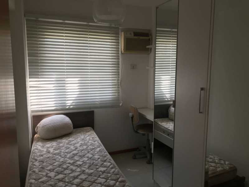 Conheça Quarto 1 Solteiro com Mesa de do imóvel - EXCELENTE APARTAMENTO 3 QUARTOS SENDO 1 SUÍTE, APARTAMENTO TOTAL INFRA ESTRUTURA, AO LADO DA TRANS OLÍMPICA, SHOPPINGS, 10 MINUTOS DA BARRA DA TIJUCA - MAPTV3007 - 15 Quarto 1 Solteiro com Mesa de - EXCELENTE APARTAMENTO 3 QUARTOS SENDO 1 SUÍTE, APARTAMENTO TOTAL INFRA ESTRUTURA, AO LADO DA TRANS OLÍMPICA, SHOPPINGS, 10 MINUTOS DA BARRA DA TIJUCA - MAPTV3007 - 15