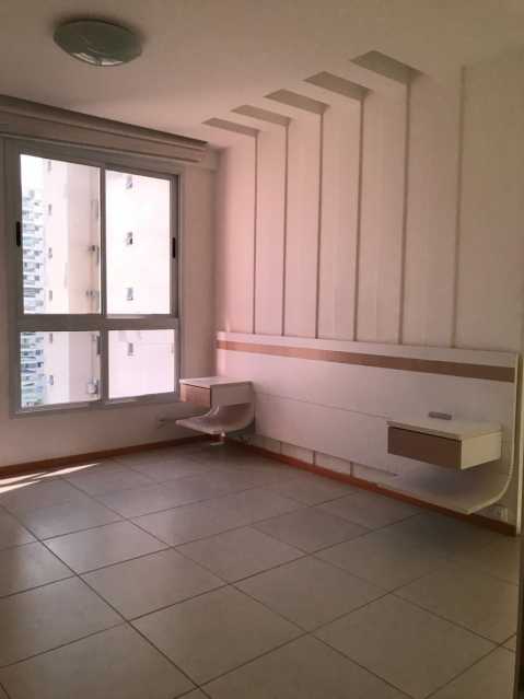 Conheça Suíte - Finamente Decorada do imóvel - EXCELENTE APARTAMENTO 3 QUARTOS SENDO 1 SUÍTE, APARTAMENTO TOTAL INFRA ESTRUTURA, AO LADO DA TRANS OLÍMPICA, SHOPPINGS, 10 MINUTOS DA BARRA DA TIJUCA - MAPTV3007 - 19 Suíte - Finamente Decorada - EXCELENTE APARTAMENTO 3 QUARTOS SENDO 1 SUÍTE, APARTAMENTO TOTAL INFRA ESTRUTURA, AO LADO DA TRANS OLÍMPICA, SHOPPINGS, 10 MINUTOS DA BARRA DA TIJUCA - MAPTV3007 - 19