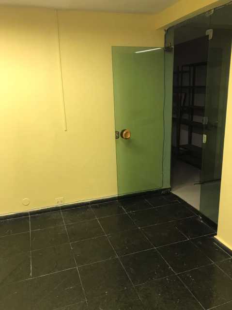 Conheça 8133242f-ce0f-4e3f-a5e9-e2ca21 do imóvel - 2 Excelentes Salas Comerciais sendo 1 com 75 M2 e outra com 30 M2, podendo serem juntas ou separadas, com Extraordinária Localização, Próxima Av. Brasil, Centro do Rio, Campo Vasco da Gama e Linha Vermelha, Aceitamos Proposta. - MCOML1005 - 16 8133242f-ce0f-4e3f-a5e9-e2ca21 - 2 Excelentes Salas Comerciais sendo 1 com 75 M2 e outra com 30 M2, podendo serem juntas ou separadas, com Extraordinária Localização, Próxima Av. Brasil, Centro do Rio, Campo Vasco da Gama e Linha Vermelha, Aceitamos Proposta. - MCOML1005 - 16