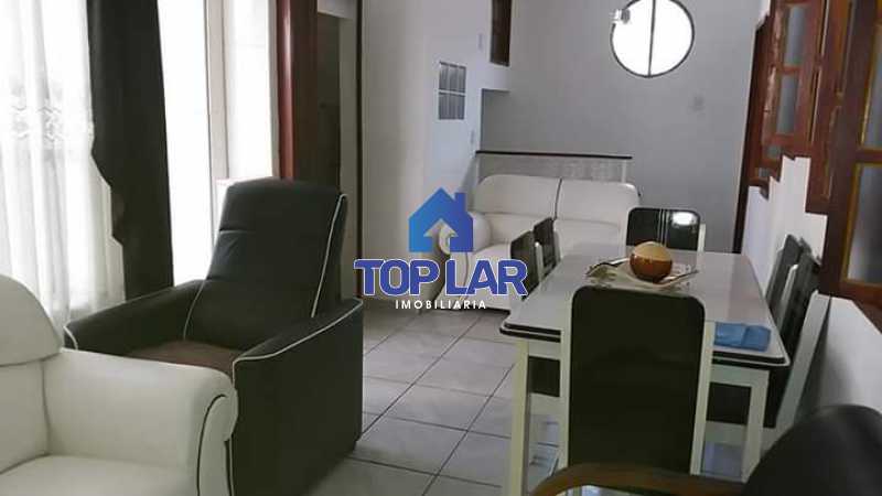 Conheça 3. do imóvel - Apartamento tipo CASA de fundos, com 01 lance de escada. Sala 2 qrts, banh social c blindex, coz. e área de serviço e terraço coberto. - HAAP20105 - 5 3. - Apartamento tipo CASA de fundos, com 01 lance de escada. Sala 2 qrts, banh social c blindex, coz. e área de serviço e terraço coberto. - HAAP20105 - 5