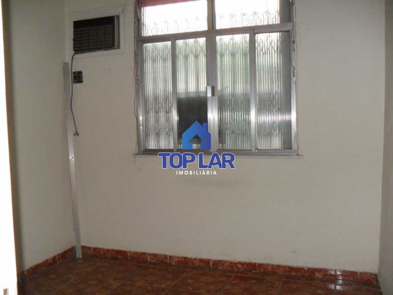 Conheça 06 do imóvel - Apto terreo, VAZIO, fte, sla, 2qtos, SEM CONDOMÍNIO. Lado bom de Ramos. - HAAP20036 - 7 06 - Apto terreo, VAZIO, fte, sla, 2qtos, SEM CONDOMÍNIO. Lado bom de Ramos. - HAAP20036 - 7
