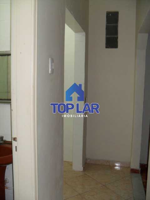 Conheça 13 do imóvel - Apto terreo, VAZIO, fte, sla, 2qtos, SEM CONDOMÍNIO. Lado bom de Ramos. - HAAP20036 - 14 13 - Apto terreo, VAZIO, fte, sla, 2qtos, SEM CONDOMÍNIO. Lado bom de Ramos. - HAAP20036 - 14