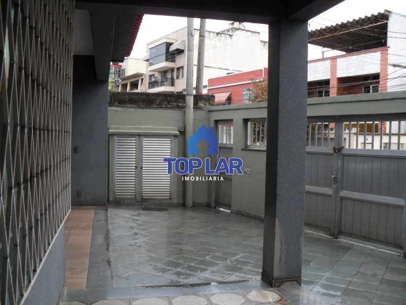Conheça 02 do imóvel - Casa linear, VAZIA, frente, vrda, 03 qtos - sendo 01 ste e 02 com armários, gar. 04 carros, terração e piscina. - HACA30007 - 3 02 - Casa linear, VAZIA, frente, vrda, 03 qtos - sendo 01 ste e 02 com armários, gar. 04 carros, terração e piscina. - HACA30007 - 3
