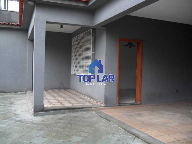 Conheça 05 do imóvel - Casa linear, VAZIA, frente, vrda, 03 qtos - sendo 01 ste e 02 com armários, gar. 04 carros, terração e piscina. - HACA30007 - 6 05 - Casa linear, VAZIA, frente, vrda, 03 qtos - sendo 01 ste e 02 com armários, gar. 04 carros, terração e piscina. - HACA30007 - 6